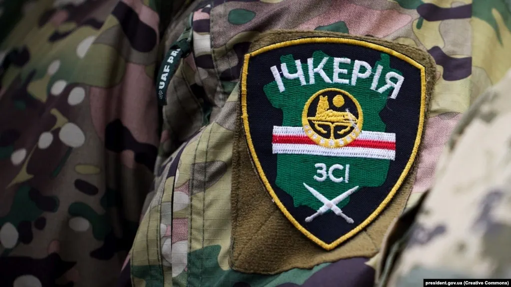 Росфинмониторинг добавил «Чеченскую Республику Ичкерию» и её зарубежные структуры в список террористов и экстремистов после решения суда в Грозном. Российские силовые структуры связывают объединение и его лидера Ахмеда Закаева с участием в боевых действиях на стороне Украины и диверсиями в приграничных регионах.