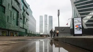 Большинство российских работодателей временно отказались от активного найма: компании фиксируют ослабление кадрового дефицита и переходят на частичную занятость вместо прямых сокращений.