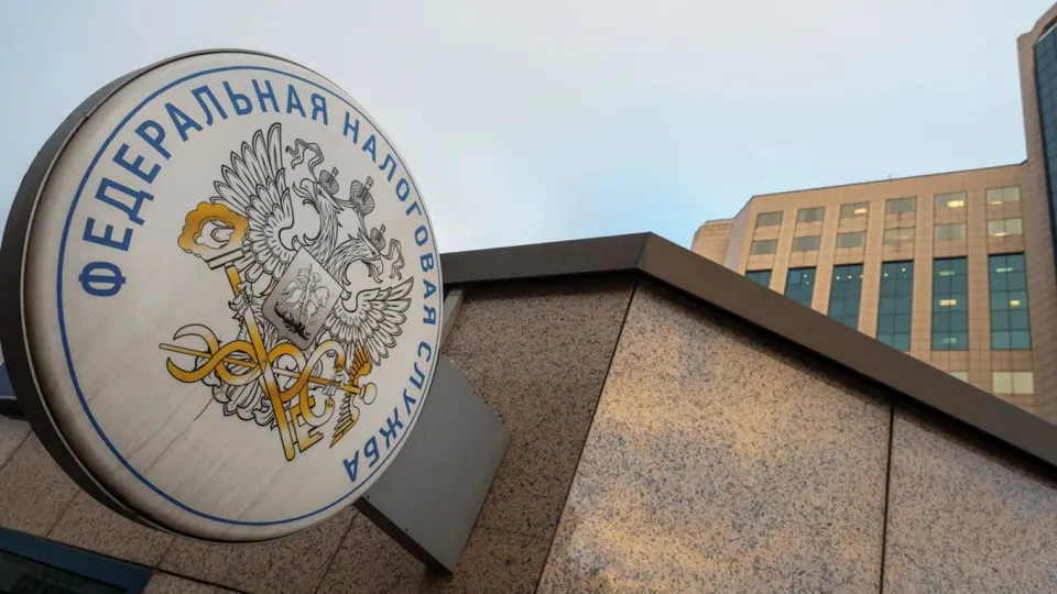 Налоговая нагрузка на малый бизнес и самозанятых была резко усилена с 2026 года, однако вместо ожидаемого роста доходов бюджет столкнулся со снижением поступлений по спецрежимам и ускоряющимся дефицитом.