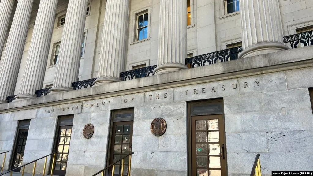 Министерство финансов США ввело новые санкции против восьми физических и четырёх юридических лиц из Ирана, Турции и ОАЭ, обвиняемых в содействии Тегерану в закупке оружия и пополнении запасов ракет и беспилотников.