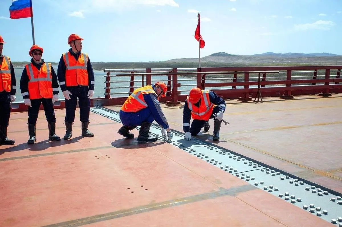 К 2026 году на границе России и КНДР планируют запустить первый прямой автомобильный мост через реку Туманная и модернизировать пункт пропуска «Хасан».