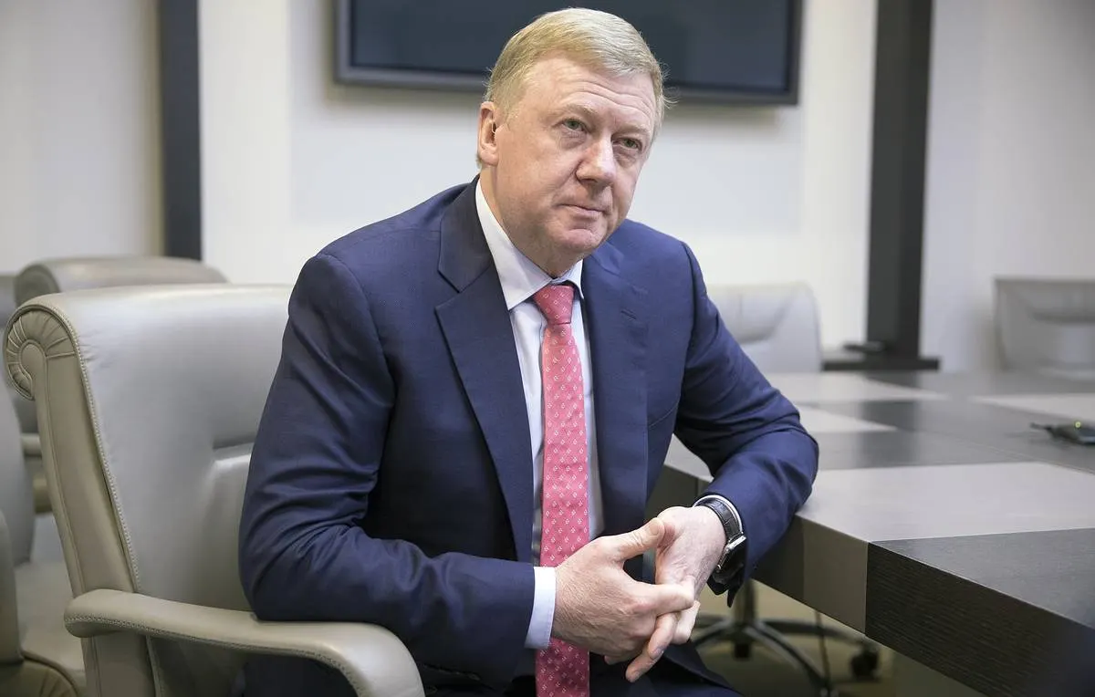 Судебные приставы возбудили исполнительное производство об аресте активов бывшего главы «Роснано» Анатолия Чубайса на сумму 5,5 млрд рублей на основании решения Арбитражного суда Москвы по делу о проектах корпорации.