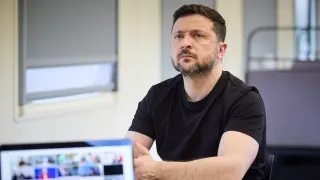 Президент Украины Владимир Зеленский считает, что ужесточение контроля над интернетом и блокировки мессенджеров в России связаны с подготовкой к масштабной мобилизации и возможному новому наступлению на Украину, а также с попыткой проверить реакцию НАТО через потенциальную операцию в странах Балтии.