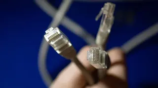 Крупные разработчики отечественного ПО просят создать согласительный орган по интернет-блокировкам, указывая на техническую невозможность «отфильтровать» VPN без ущерба для Рунета и работы программистов.