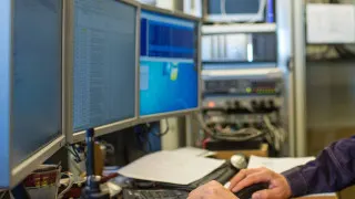 Минцифры предложило ввести штрафы для госорганов и госкомпаний, которые не успеют к 2030 году полностью перейти на отечественное программное обеспечение и доверенные программно-аппаратные комплексы на объектах критической инфраструктуры.