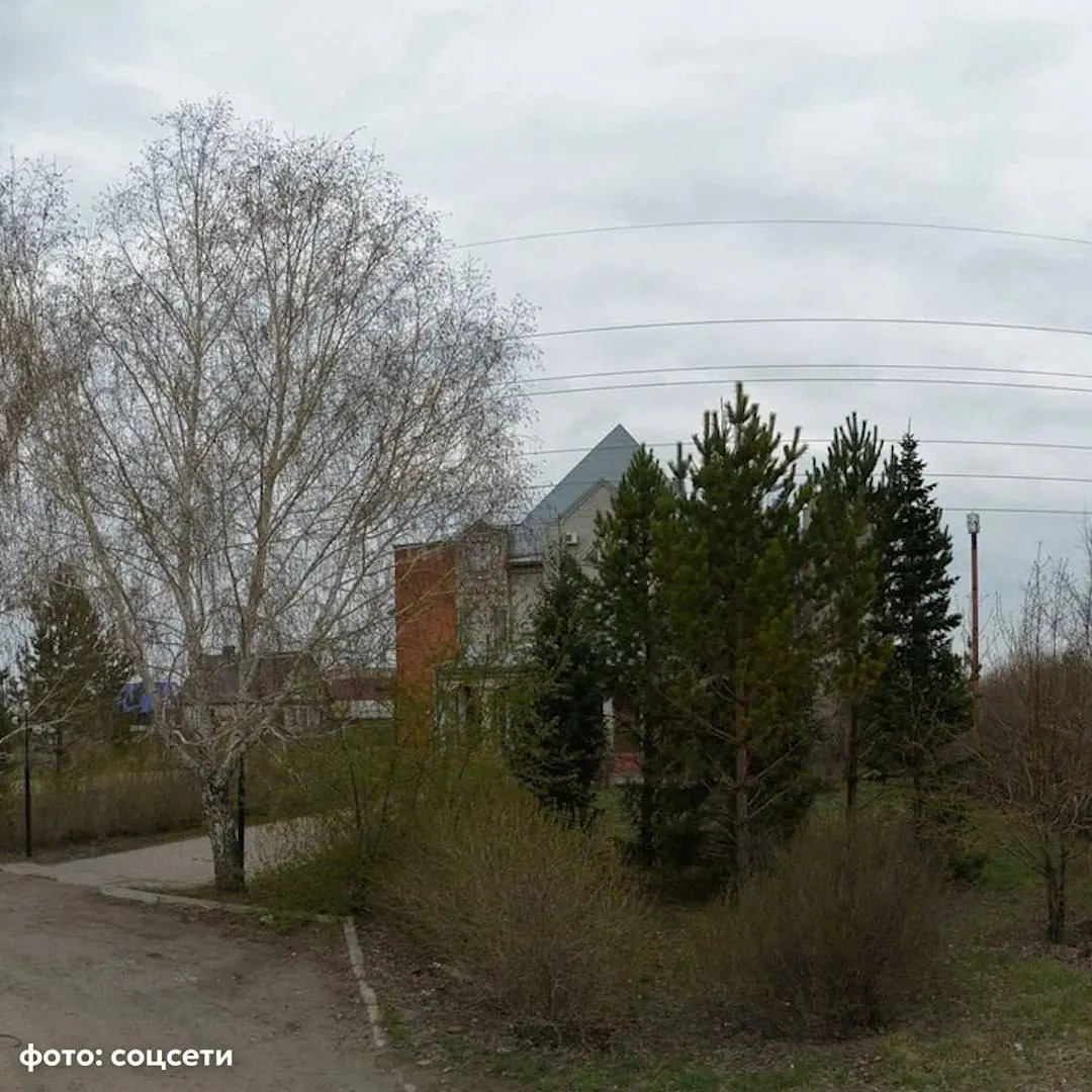 Следствие считает, что в ноябре 2012 года в Рубцовске мужчина избил и бросил в ледяную воду женщину, а затем добил и оставил умирать при минусовой температуре. Ему предъявлены обвинения в убийстве с особой жестокостью и изнасиловании.