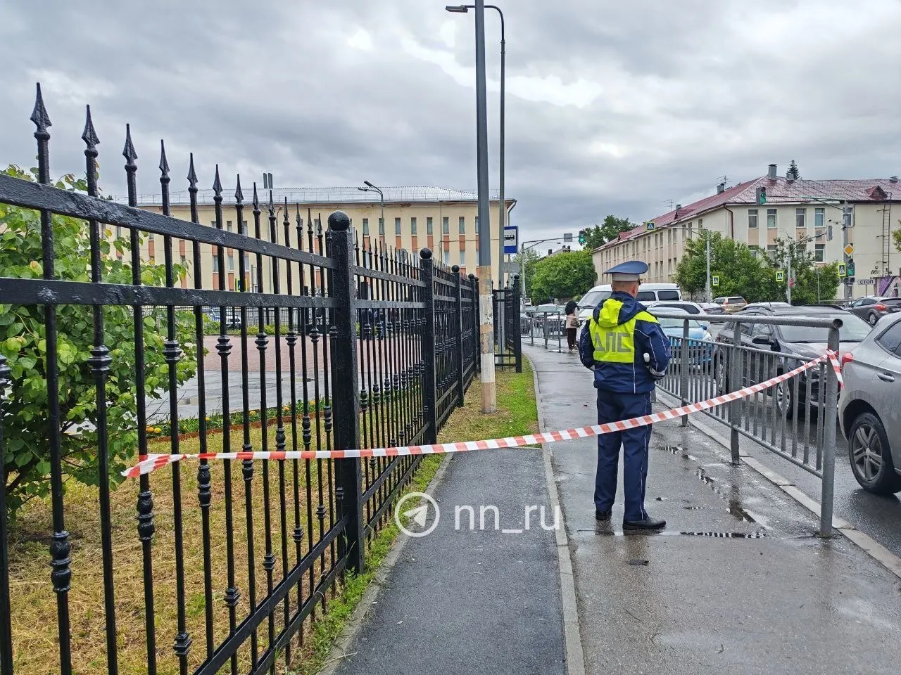Губернатор сообщил о повреждениях в здании суда, пострадавших, по предварительным данным, нет. Минобороны заявляет, что за ночь по регионам сбили 62 беспилотника.