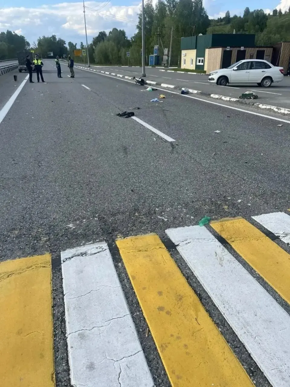 18 мая возле стелы на въезде в Республику Алтай автомобиль сбил путешественника Климентий Калужских. Мужчина госпитализирован с множественными переломами, по факту ДТП проводится проверка.