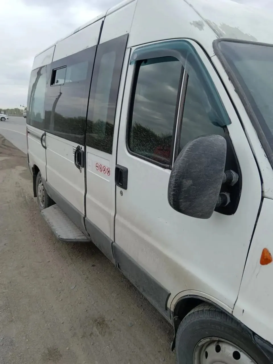 63-летнего водителя автобуса, который перевозил группу детей из Новосибирска в Тальменку (Алтайский край), отстранили после выявления отсутствия лицензии и нарушений правил организованной перевозки детей. Дети были переданы родителям.