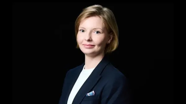 С 1 сентября владельцы и администраторы доменов в зонах .ru, .рф и .su обязаны будут проходить идентификацию через ЕСИА. Регистраторы уже запускают процедуру без сканов и электронных подписей и предлагают корпоративные решения для подготовки больших портфелей доменов.