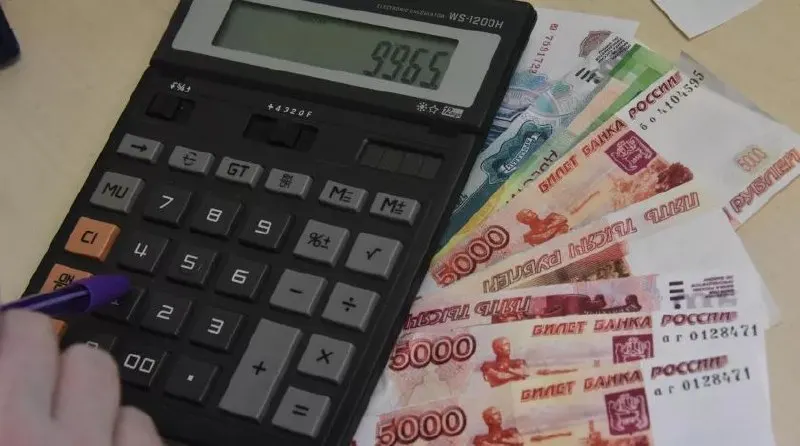 Тарифы на ЖКХ в Алтайском крае обновят в два этапа: с 1 января 2026 года — на 1,7%, основное повышение вступит в силу с 1 октября 2026 года; ожидаются конкретные надбавки к электричеству, воде, вывозу ТКО, газу и теплу.