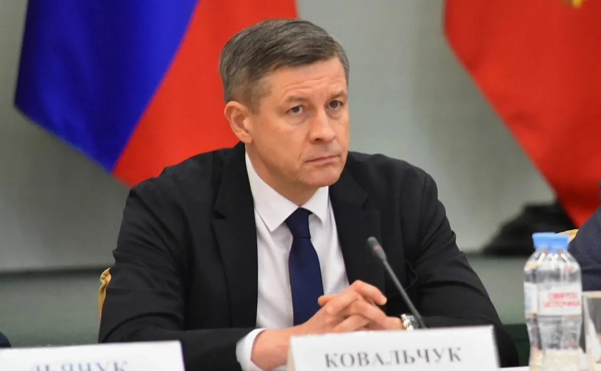 Врио губернатора Егор Ковальчук подписал указ об отставке регионального правительства. Новый состав кабинета пока не назначен. Ранее президент принял отставки губернаторов Белгородской и Брянской областей.