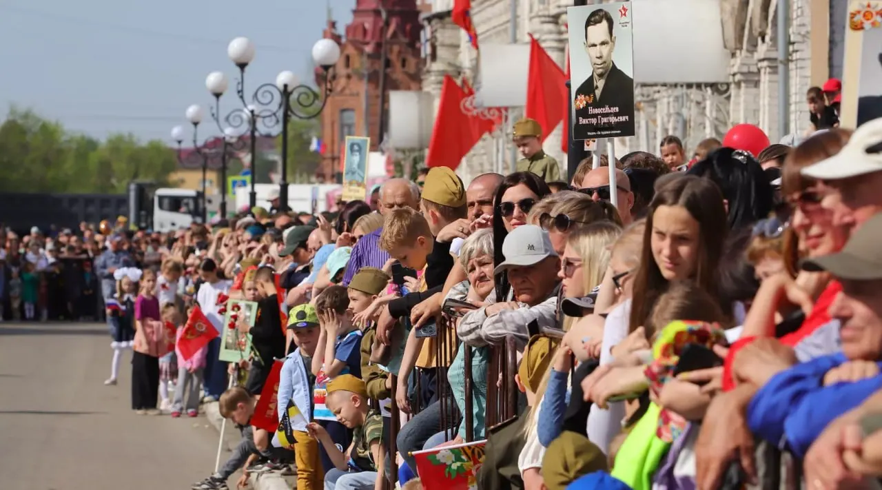 Часть центральных улиц будут временно закрыты: утром — возле Мемориала Славы, вечером — на Красноармейской. Ниже — точные участки и время перекрытий.