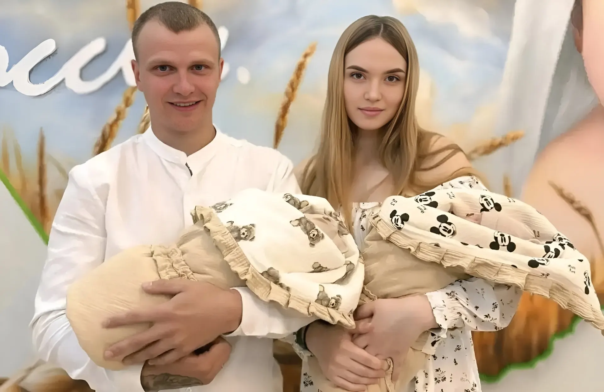 6 мая в семье Андрея и Анастасии Микиных появились на свет два мальчика — Артём и Тимофей. Братья родились с разницей в четыре секунды; ЗАГС выдал семье первые свидетельства о рождении — это первая двойня, зарегистрированная в Бийском отделе в этом году.