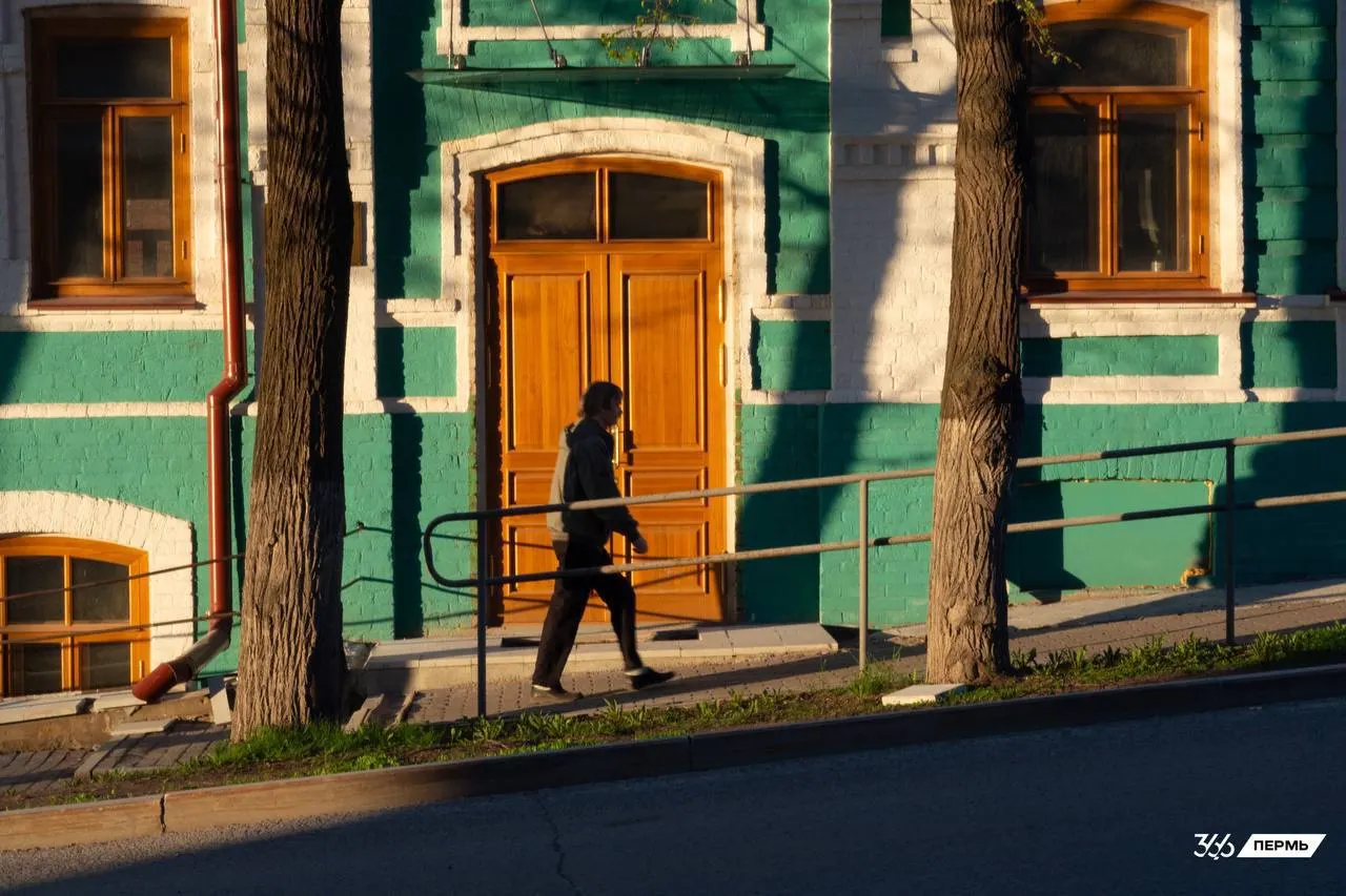 Краткий обзор: в Прикамье подорожал дизель, у малого бизнеса — спад заказов, в сети обсуждают идею добровольческой «защиты неба», у администратора уральского канала проблемы со слухом после избиения, Минздрав предлагает ужесточить правила выдачи больничных, прогноз — дождь и +16. Плюс — котик дня.