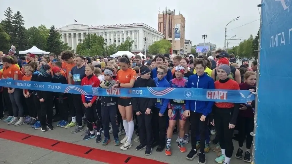 В Барнауле состоялся Всероссийский полумарафон «ЗаБег.РФ». Старт и финиш разместили на площади Советов; по стране в забеге приняли участие более 235 тысяч человек.