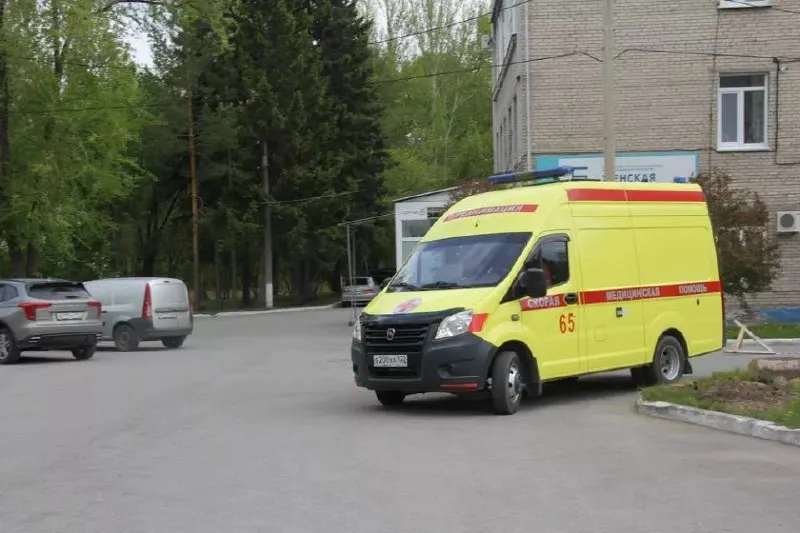 В Барнауле началось строительство нового приёмного отделения для больницы скорой медицинской помощи №2: здание ~1,5 тыс. м², пропускная способность — до 150 пациентов в сутки, сдача — к концу 2026 года.