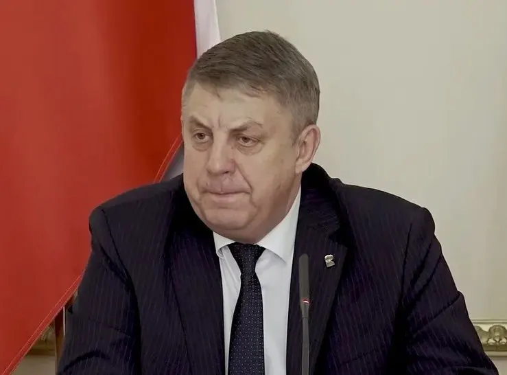 Александр Богомаз подал в отставку и вскоре получил мандат депутата Госдумы от «Единой России». Одновременно с этим покинул пост и губернатор Белгородской области Вячеслав Гладков.