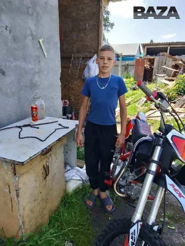 Ночью 17 апреля в селе Усть-Иша подростка, по словам родственников, избили и нанесли множественные ножевые ранения. Один из подозреваемых находится под надзором военной прокуратуры, хозяин дома проходит по делу как свидетель.