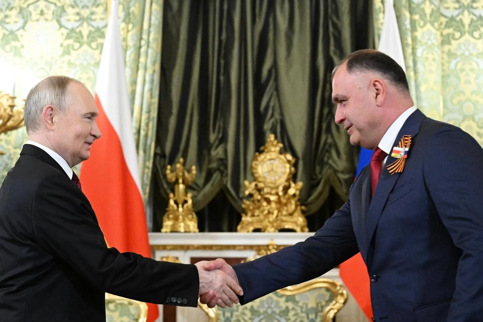 Владимир Путин направил в Государственную думу проект закона о ратификации соглашения, которое предусматривает синхронизацию законодательства, согласование внешней и оборонной политики и создание единого экономического пространства между Россией и Южной Осетией.