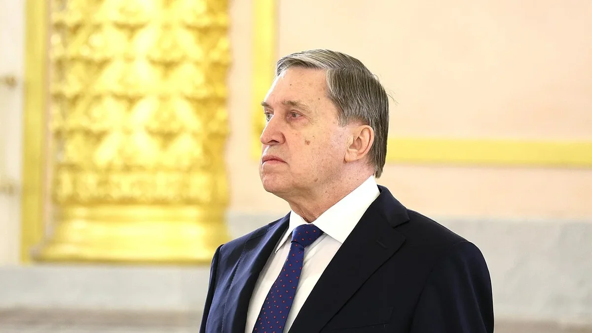 Российский представитель заявил, что конфликт останется нерешённым без вывода украинских войск из Донбасса; он также отметил активность телефонных контактов с США, а президент сообщил о готовности к встрече при условии согласования мирного договора.