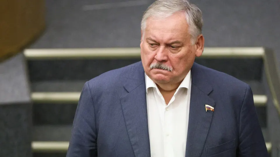 Первый зампред комитета Госдумы Константин Затулин заявил, что Латвия и Эстония не выполнили обещания, данные при распаде СССР, ввели статус «неграждан» и усилили дискриминацию русскоязычных — на фоне законопроекта о праве главы государства вводить войска за рубежом для защиты россиян и предупреждений западных спецслужб о рисках эскалации.