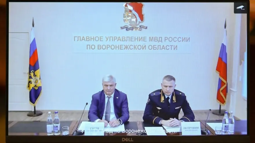Генерал-майор Максим Петрушин назначен начальником ГУ МВД по Воронежской области. Представление состоялось 8 июня — указ о назначении вручил министр внутренних дел.