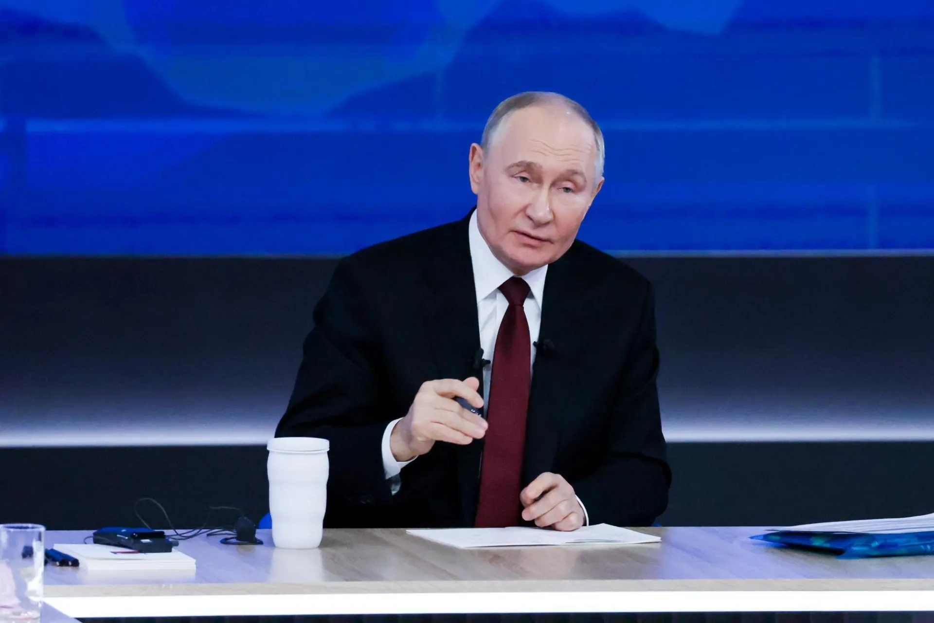 В День медицинского работника президент заявил о планах нарастить кадровый потенциал и количество медицинских учреждений, а также повысить престиж врачебных профессий.