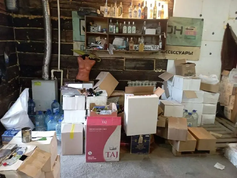 В&nbsp;Алтайском крае изъяли сотни тысяч пачек сигарет, тысячи литров алкоголя и&nbsp;никотиновых жидкостей
