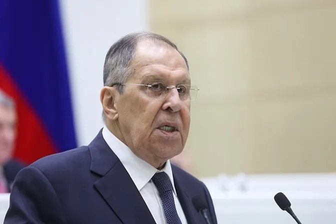 Глава МИД РФ заявил, что Еревану предстоит выбрать между Евразийским экономическим союзом и Европейским союзом: нормы двух объединений несовместимы, поэтому вопрос членства нужно разрешить быстро. В связи с изменением внешнеполитического курса России были предприняты дипломатические шаги и введены ограничения на часть армянской продукции.