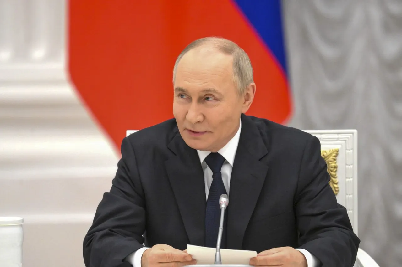 Во время общения с журналистами президент заявил, что Россия способна дать адекватный ответ на любые попытки атаковать базы в Калининградской области и применит все необходимые средства для защиты.