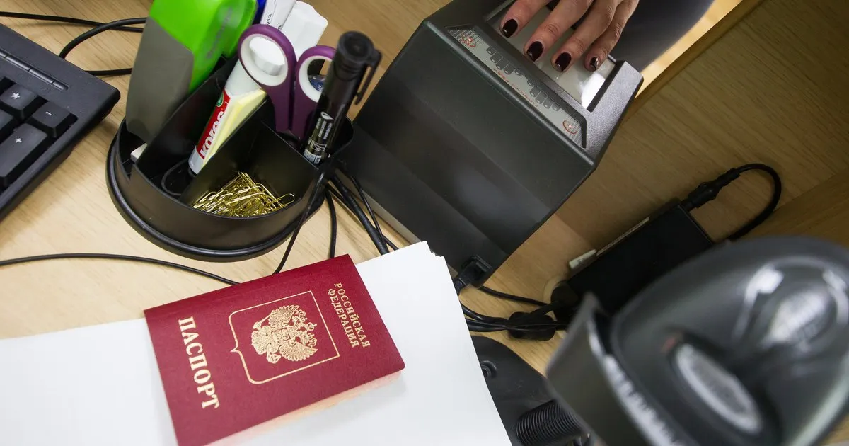 В МИДе сообщили, что обсуждаются двусторонние соглашения о взаимной отмене виз с несколькими африканскими странами, однако сроки их заключения пока не называются. Сейчас россияне могут без виз посещать 11 африканских государств.