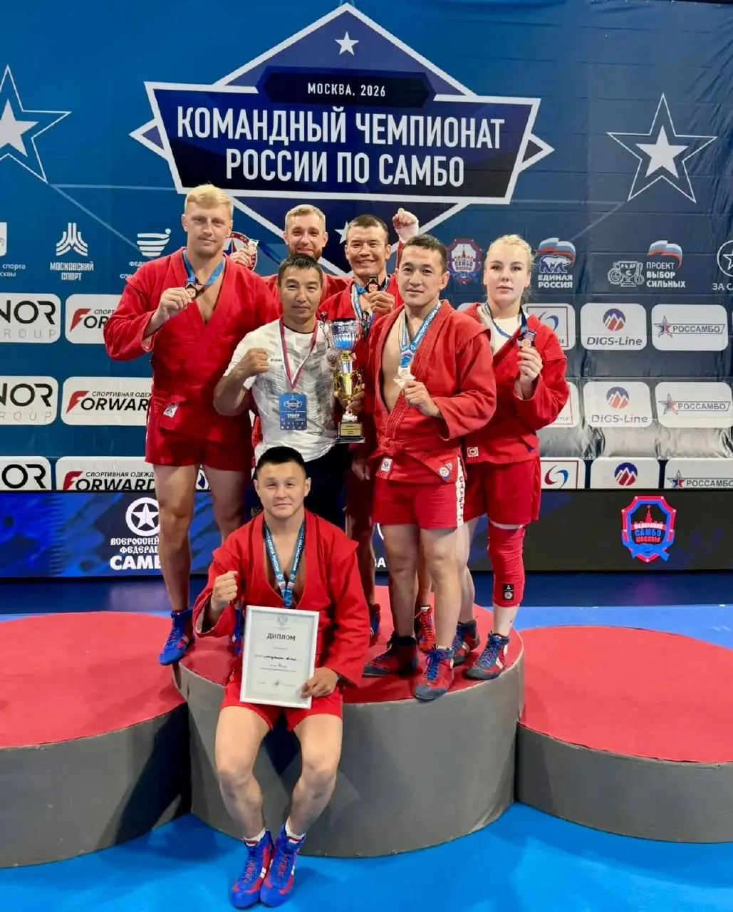 Спортсмены из Алтайского края выиграли золото, серебро и бронзу на чемпионате России по гребле на байдарках и каноэ, который проходит на гребном канале «Москва» и служит отбором на международные старты.
