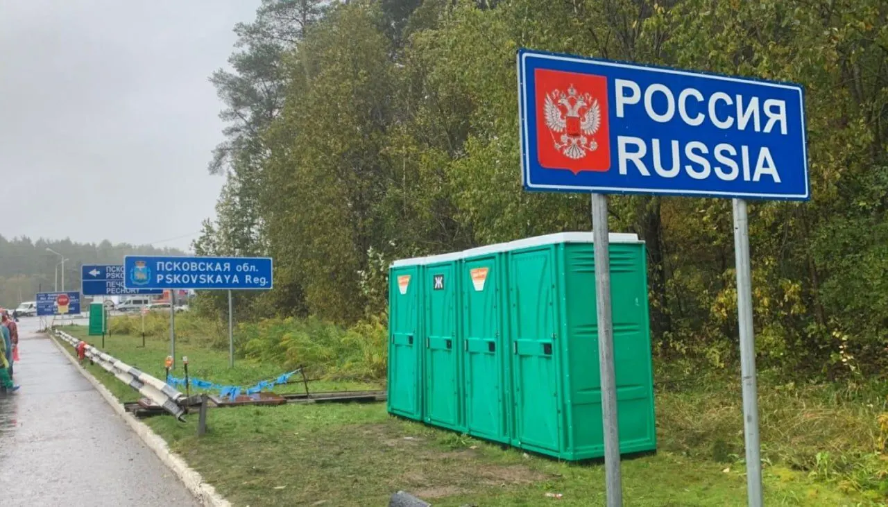 В рамках 21-го пакета санкций ЕС планируется полный визовый запрет для тех, кто служил в российских вооружённых силах или прокси‑формированиях с начала вторжения в Украину. Остаются вопросы практической реализации — от критериев отбора до статуса срочников и дезертиров.