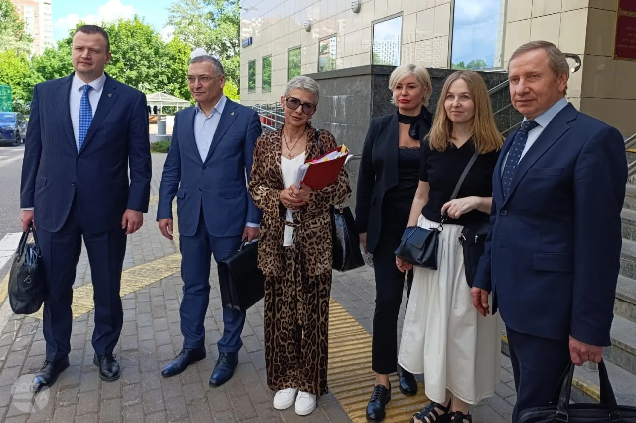 Апелляционная инстанция оставила в силе решение о лишении статуса адвоката трёх юристов; их защита настаивает, что такие вопросы должны решаться Адвокатской палатой.