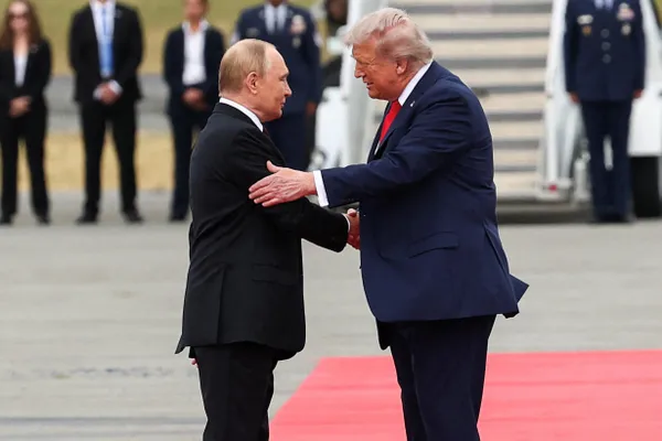 Президент заявил, что Москва готова вести мирные переговоры, опираясь на соглашения, достигнутые в Стамбуле весной 2022 года, которые тогда парафировала украинская делегация.
