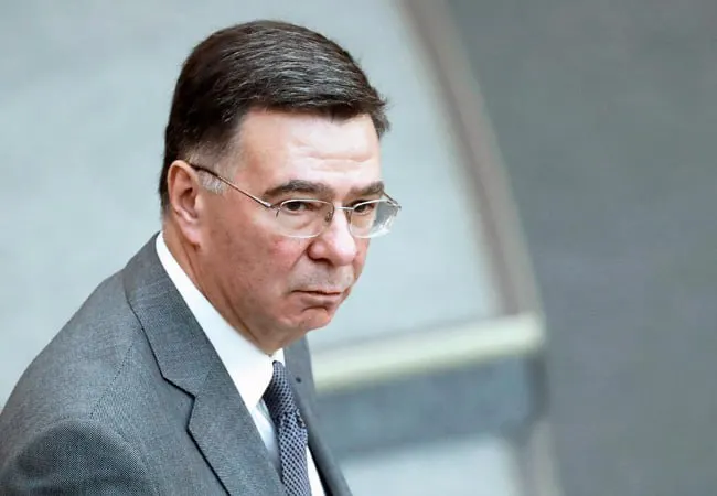 Заместитель министра иностранных дел Александр Панкин на Петербургском международном экономическом форуме заявил о живучести российской экономики и отверг термин «бензоколонка».