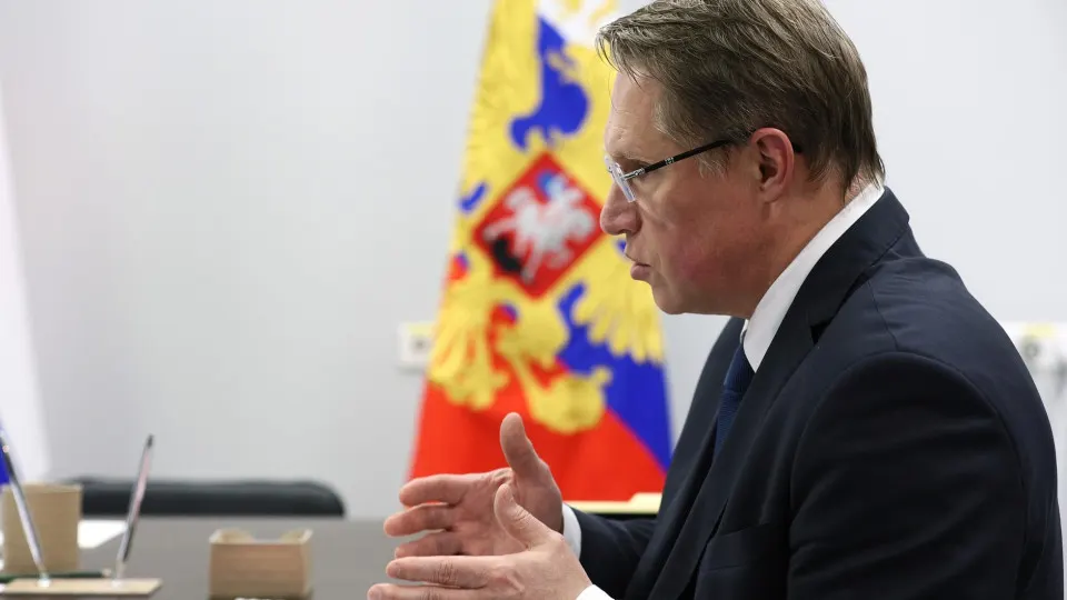 Минздрав сообщил, что большинство ординаторов пройдут подготовку по целевым договорам; в законе о обязательной отработке для выпускников медвузов предусмотрены сроки до трёх лет и штрафы при неисполнении.