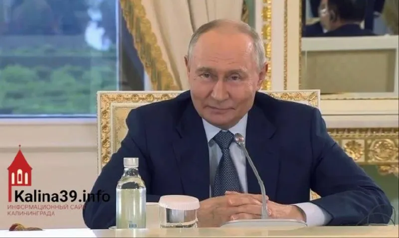 На ПМЭФ президент заявил, что реальные доходы выросли более чем на 28%, а зарплаты — более чем на 25%, и что государство выполняет социальные обязательства на фоне роста цен.