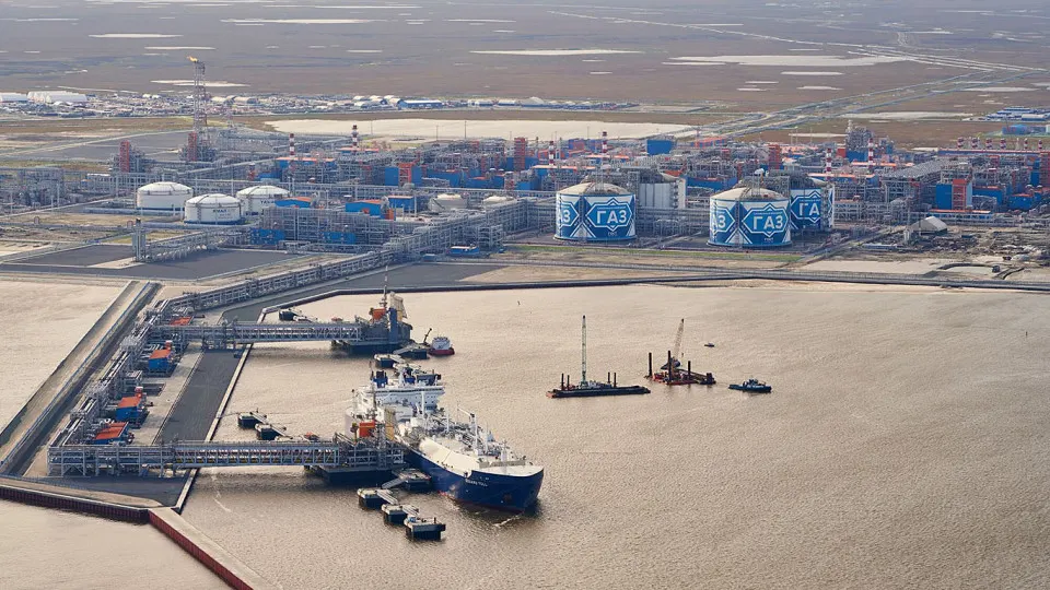 В первом полугодии Евросоюз рекордно увеличил закупки сжиженного газа, поставляемого с проекта «Ямал СПГ», ускоряя отгрузки по действующим контрактам на фоне предстоящего полного отказа от российского газа к 2027 году.