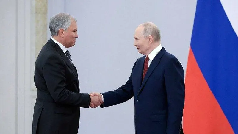 После награждения орденом «За доблестный труд» спикер Госдумы отметил вклад президента в становление конкурентной партийной системы и подвёл итоги работы восьмого созыва.