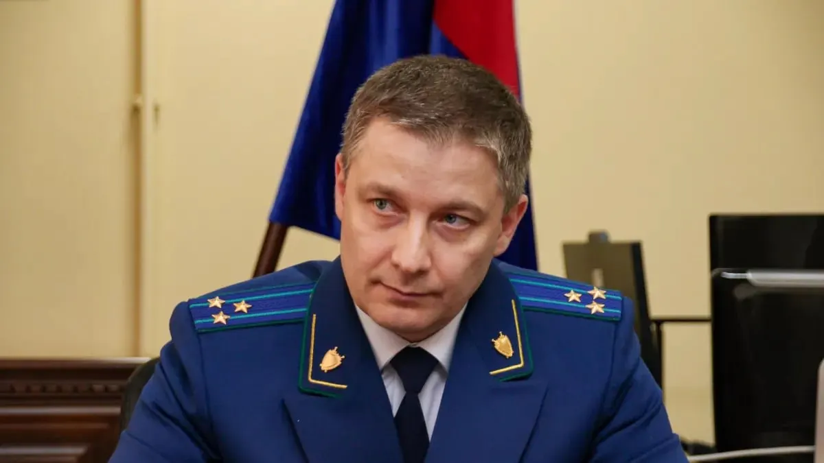 Антон Герман покинул должность прокурора Алтайского края: последний рабочий день — 30 июня, отставка вступила в силу 1 июля. Временно обязанности исполняет первый заместитель Вячеслав Шипиев; рассматривается возможность перевода Германа в структуры Генпрокуратуры.
