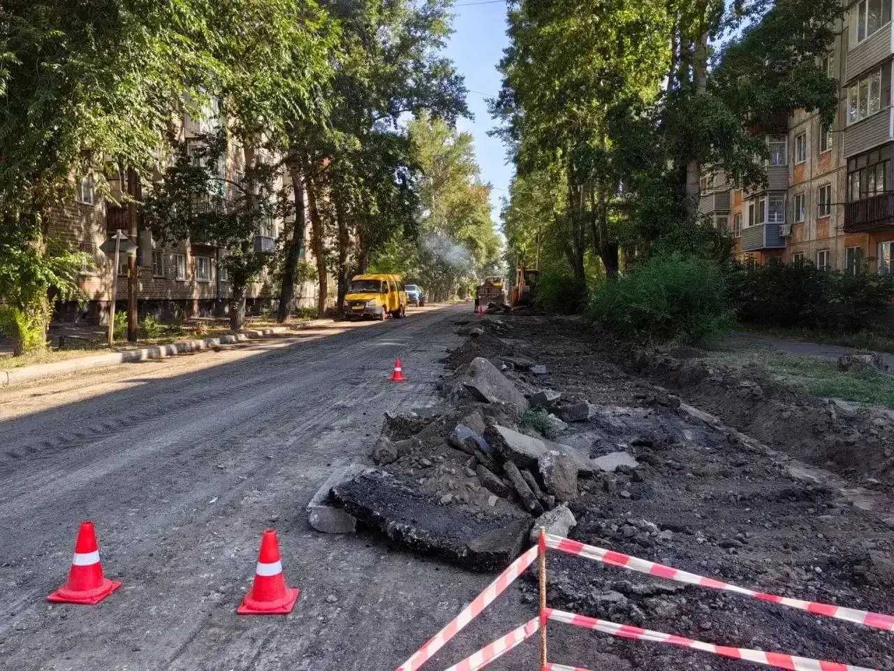 В Барнауле отремонтировали дороги и тротуары общей площадью 73,4 тыс. м². Работы проводило МБУ «Автодорстрой» — перечислены участки и места установки искусственных неровностей.