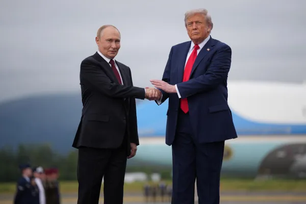 По данным осведомлённых источников, Дональд Трамп на саммите НАТО намерен обсудить с лидерами Украины и России прекращение конфликта; спецпосланники США продолжат посреднические усилия.