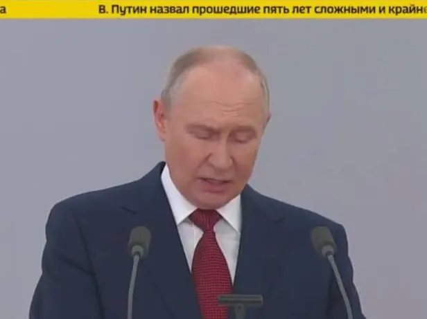 Во время встречи с депутатами президент сделал ряд ключевых заявлений о статусе депутатов, поддержке участников СВО, итогах прошедших пяти лет и предстоящем предвыборном периоде.