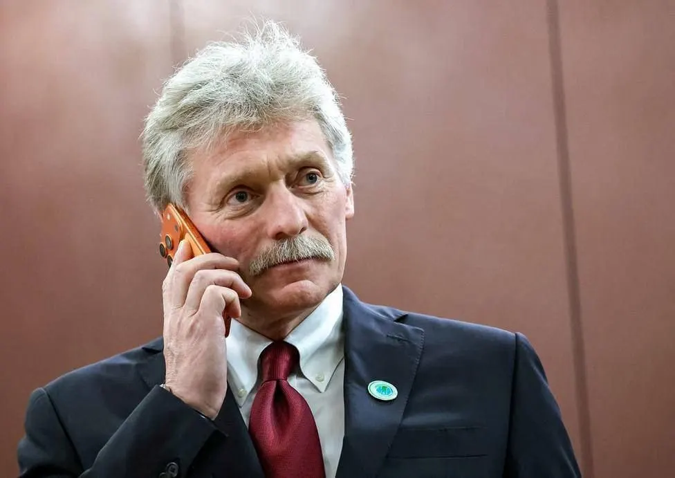 Представитель Кремля сообщил, что диалог по разблокировке мессенджера ведётся, но со стороны Telegram пока мало активности. Ограничения действуют с 2025 года, в феврале 2026 фиксировалось замедление сервиса.