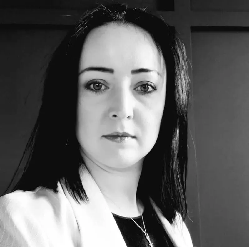КС признал, что совершеннолетние дети могут обращаться в суд с требованием лишения родительских прав родителей, совершивших над ними насилие в детстве. Ранее такие иски часто отклонялись из‑за формального подхода к прекращению родительских прав при достижении совершеннолетия.
