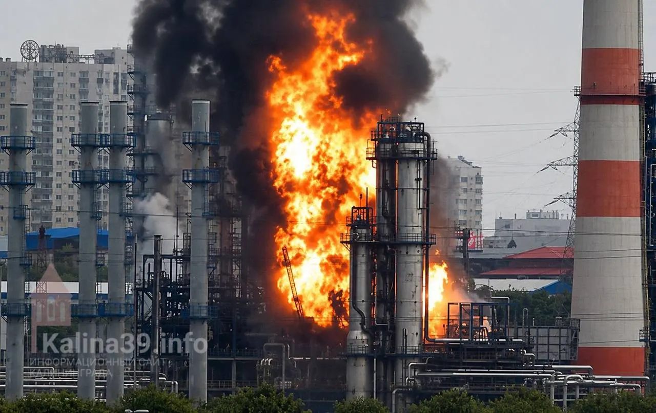 С начала 2026 года дроны атаковали десять крупнейших нефтеперерабатывающих заводов страны; перебои в переработке грозят возобновлением топливного дефицита в Калининградской области.