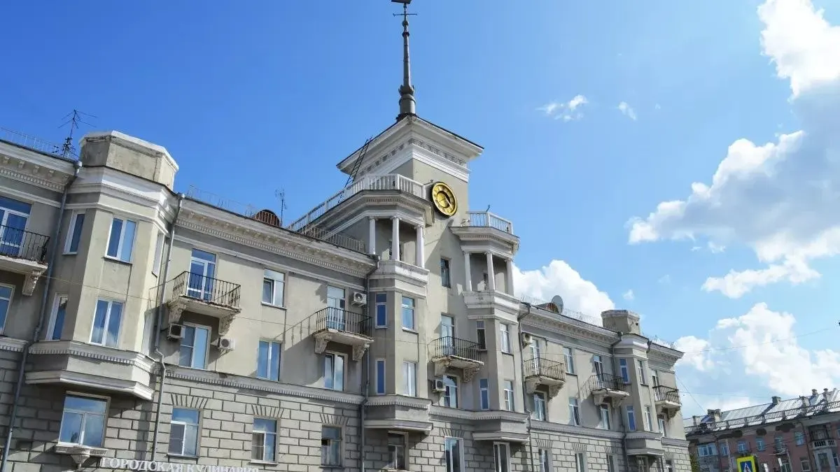 Дочь автора выразила готовность оформить права на фразу за городом, чтобы она осталась достоянием жителей. Вопрос рассматривают в палатe по патентным спорам и ожидает решения руководителя Роспатента.