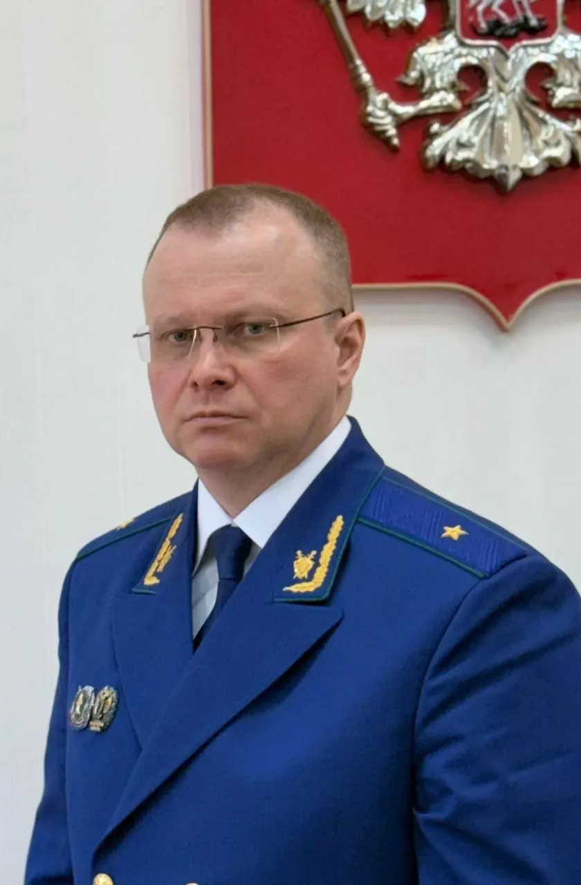 Владимир Путин назначил Бориса Новикова прокурором Мурманской области. Новиков служит в органах прокуратуры с 2001 года — краткая биография и основные этапы карьеры.